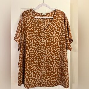 Entro Tan Short Sleeve Boxy Blouse